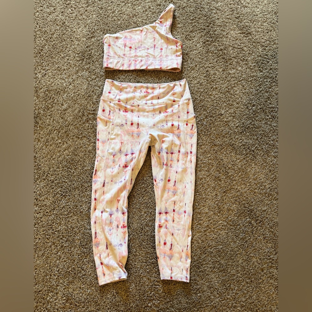 Fabletics Pink and White Tie-Dye Set  Large Top and XL Bottom